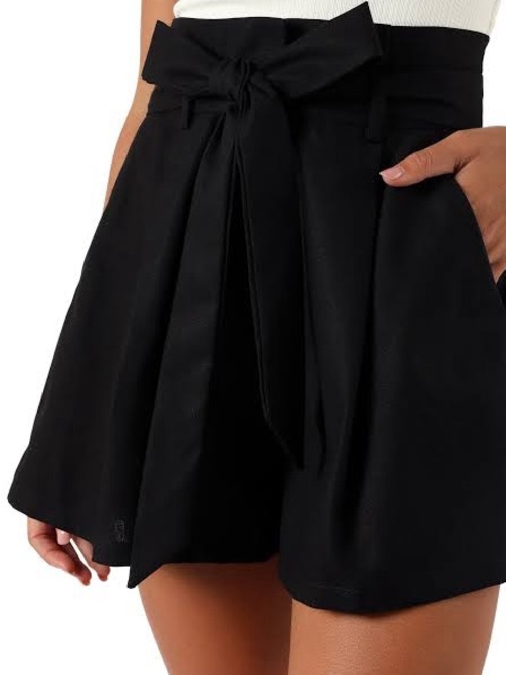 H&M SHORTS WITH A TIE BELT